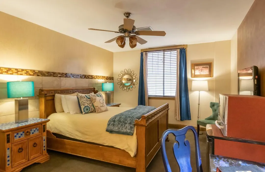 Luxx Boutique Hotel-1